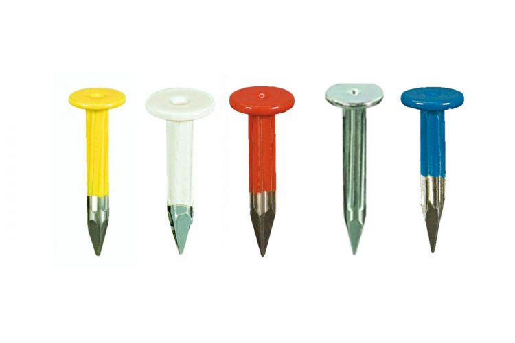 Clavos de señalizacion